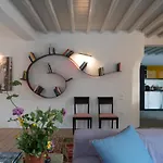 In Kamares, Sifnos بيت للعطل