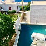 In Kamares, Sifnos بيت للعطل *