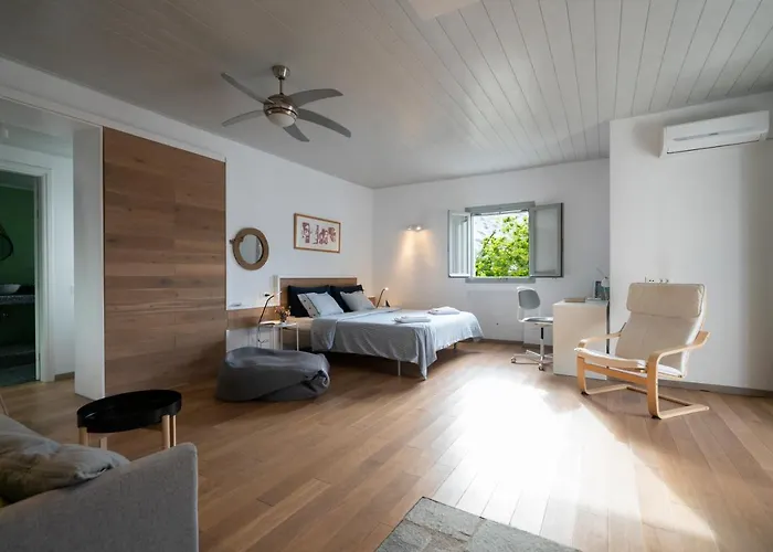 In Kamares, Sifnos 別荘 カマライ