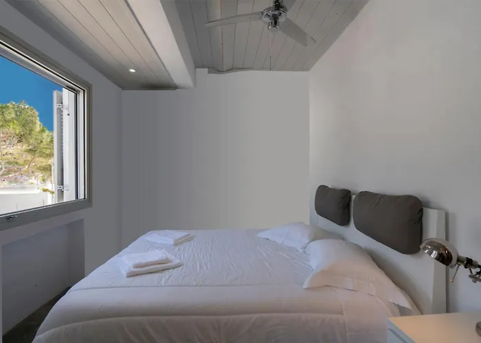 In Kamares, Sifnos *